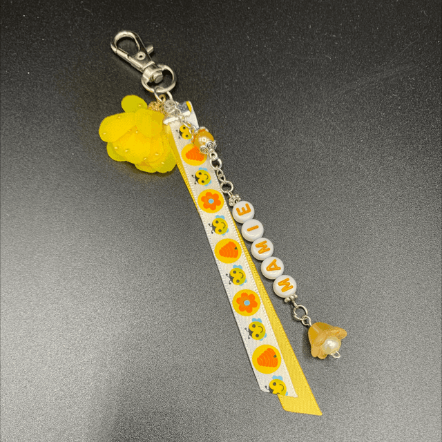 Bijoux de sac. Mamie abeille et fleur. 